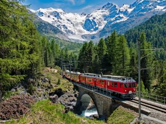 Ein Zug in der Schweiz