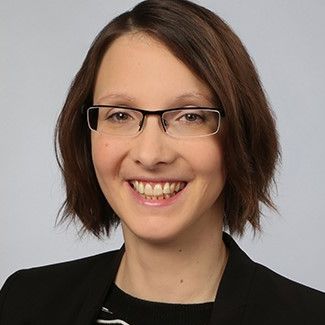 Nina Plünnecke: Englisch < > Deutsch