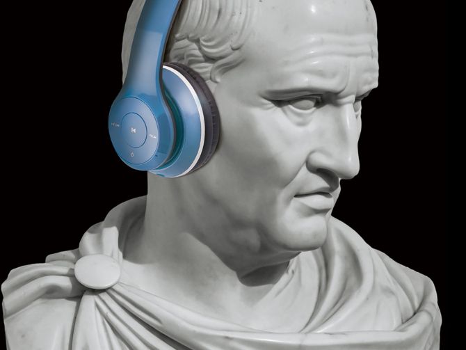 Cicero mit Kopfhörer