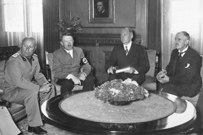 Mussolini, Hitler, Schmidt, Chamberlain