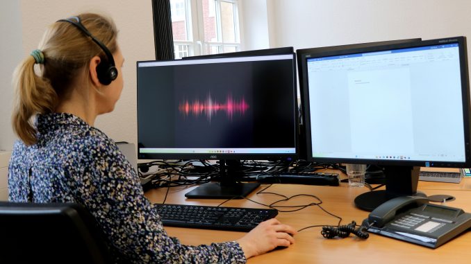 Kommunikationsüberwachung, Sprachmittlung